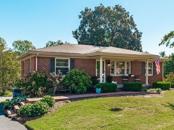 4052 S Sequoia Dr , Springfield, TN 37172