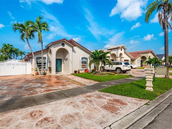 1294 SW 143rd Ct , Miami, FL 33184