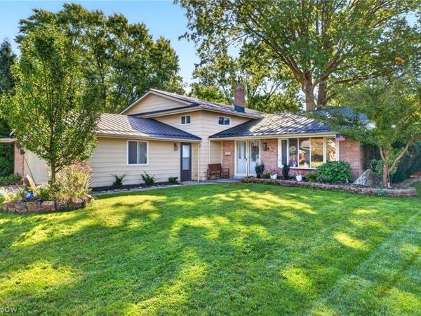 26673 Sudbury Drive , North Olmsted, OH 44070