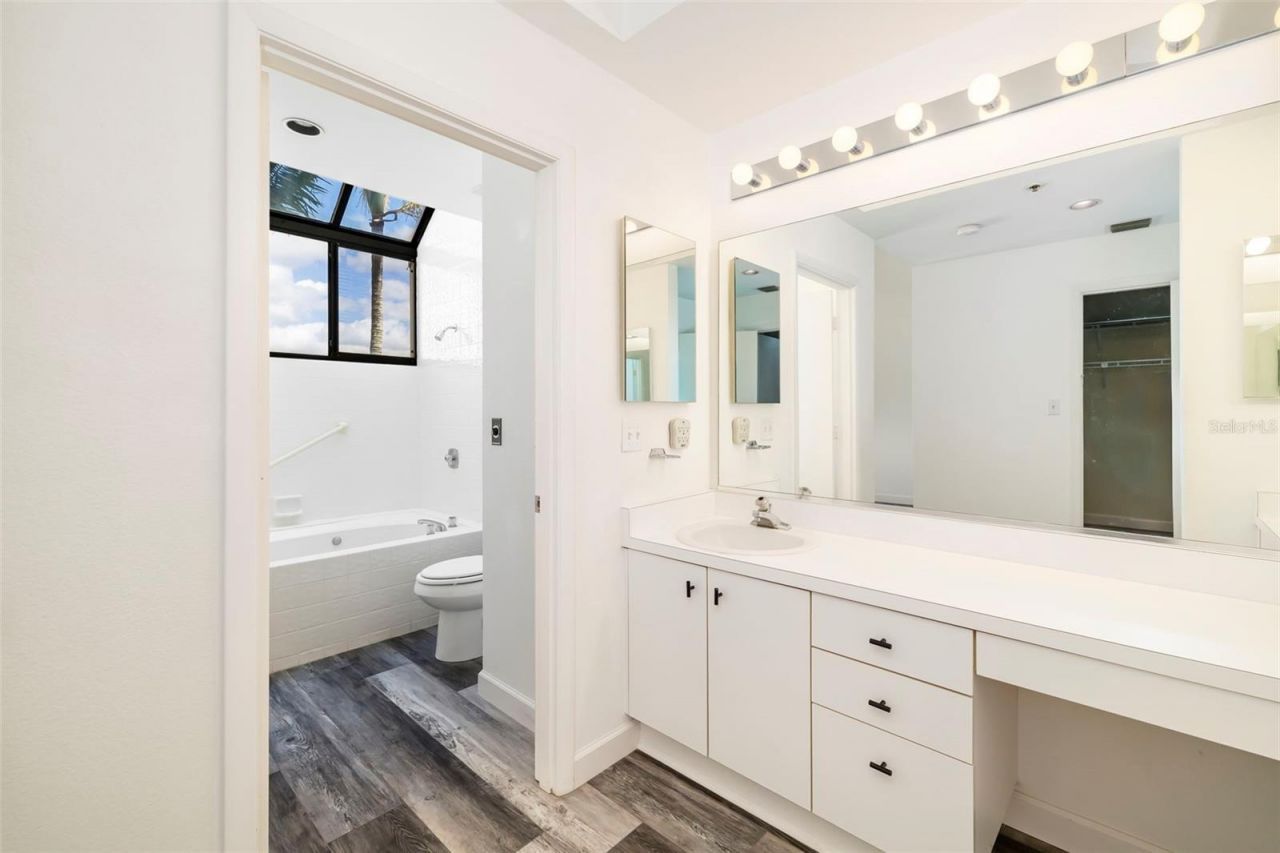 1920 Harbourside Drive , Unit 1003, Longboat Key, FL 34228 Photo