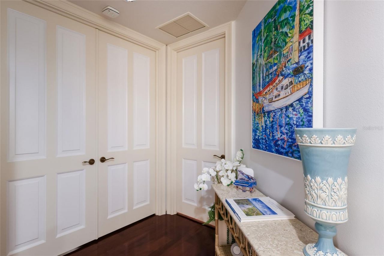 35 Watergate Drive, Unit 804, Sarasota, FL 34236 Photo
