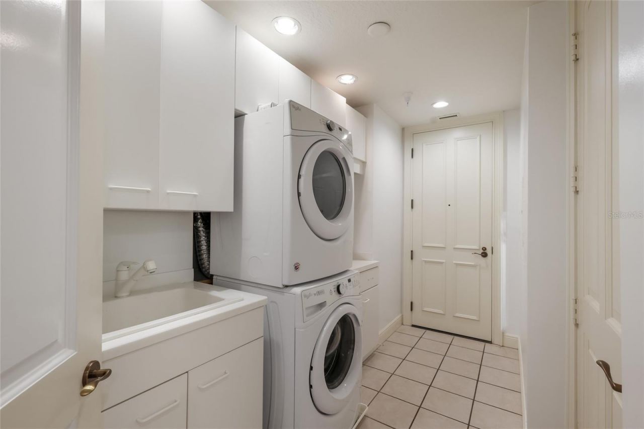 35 Watergate Drive, Unit 804, Sarasota, FL 34236 Photo