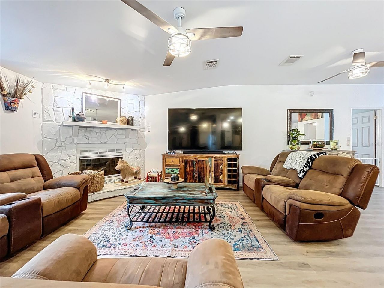 21320 Paradise Way , Eustis, FL 32736 Photo