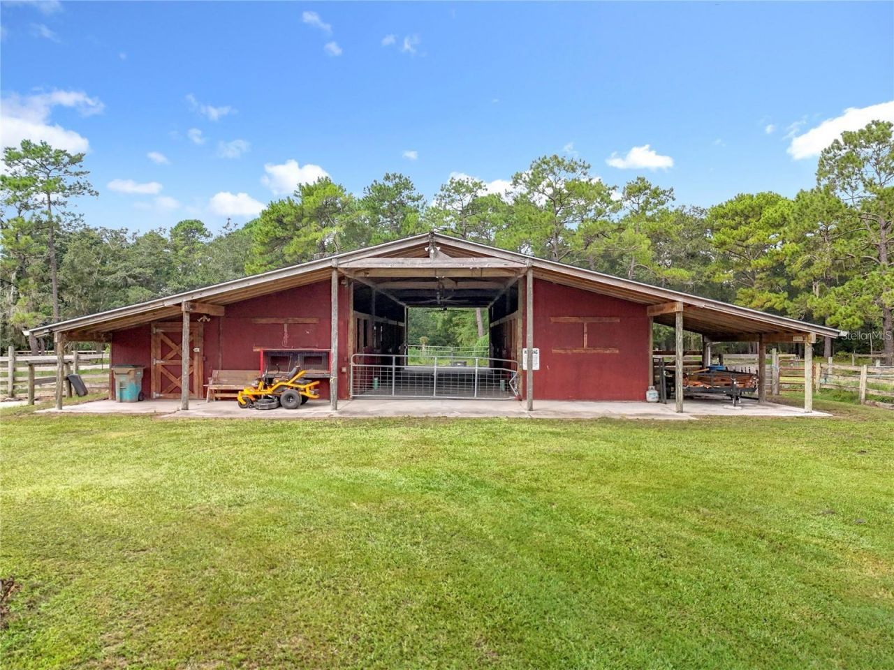 21320 Paradise Way , Eustis, FL 32736 Photo