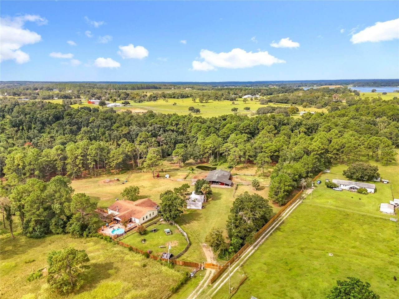 21320 Paradise Way , Eustis, FL 32736 Photo