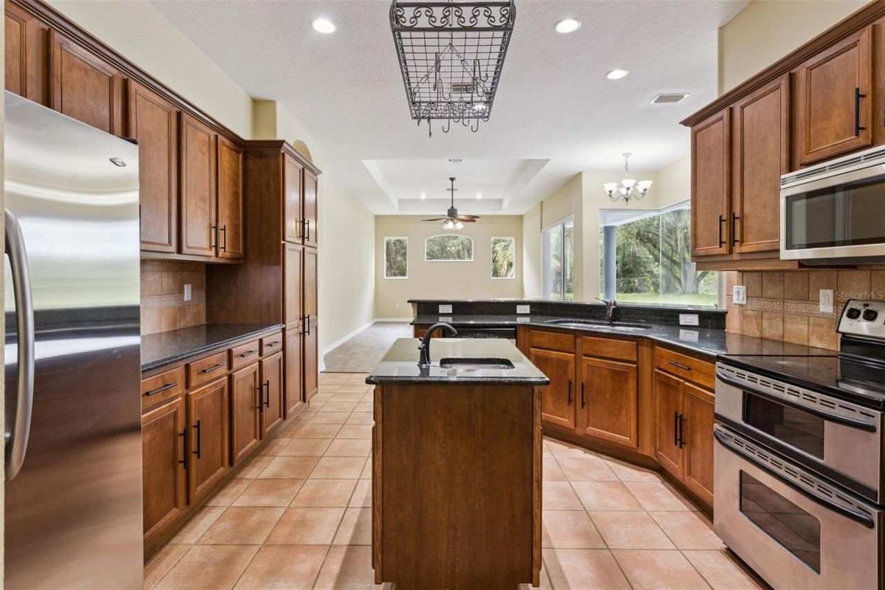 949 Hawk Landing , Fruitland Park, FL 34731 Photo