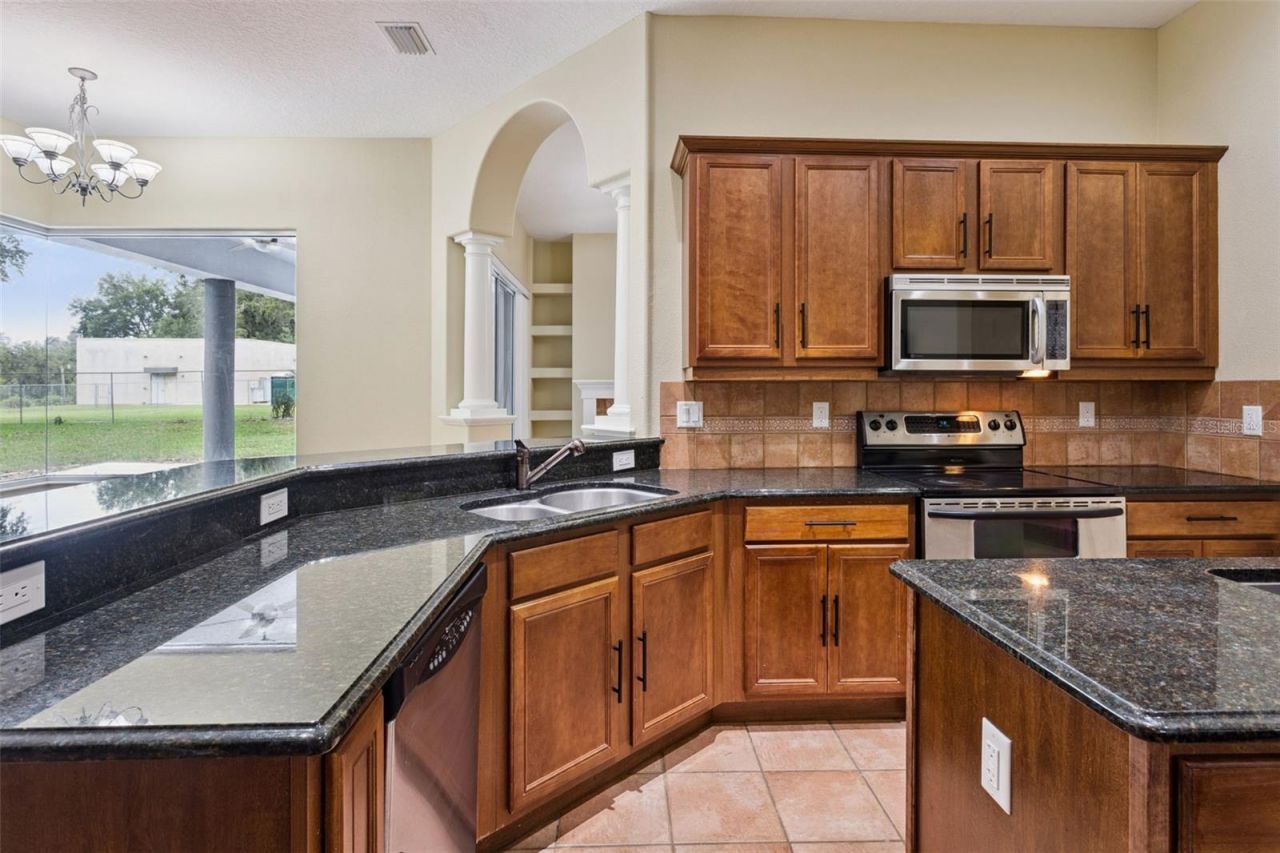 949 Hawk Landing , Fruitland Park, FL 34731 Photo
