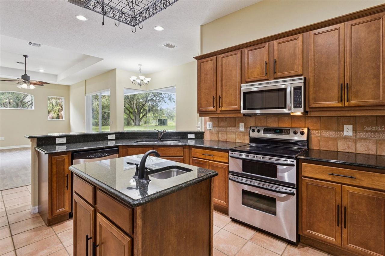 949 Hawk Landing , Fruitland Park, FL 34731 Photo