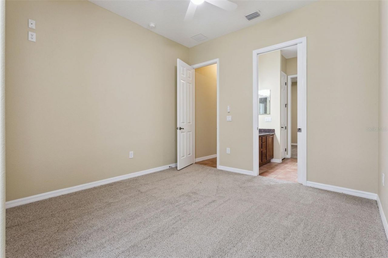 949 Hawk Landing , Fruitland Park, FL 34731 Photo