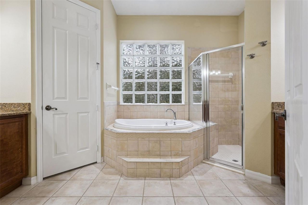 949 Hawk Landing , Fruitland Park, FL 34731 Photo