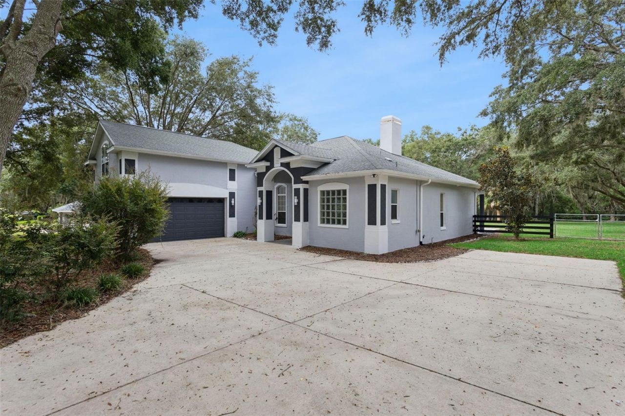 949 Hawk Landing , Fruitland Park, FL 34731 Photo