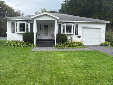 33 Burr Avenue , New York Mills, NY 13417