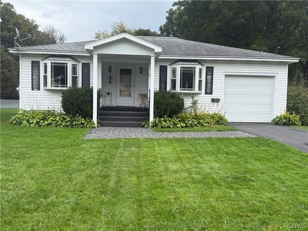 33 Burr Avenue , New York Mills, NY 13417