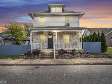 687 HAMILTON STREET, CARLISLE, PA 17013