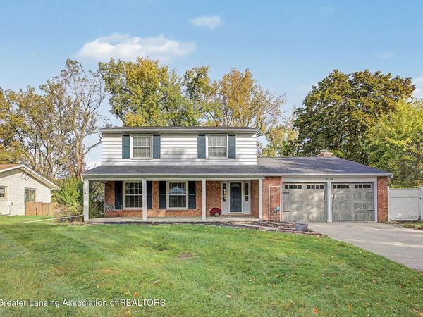 4774 Grandwoods Drive, Lansing, MI 48917
