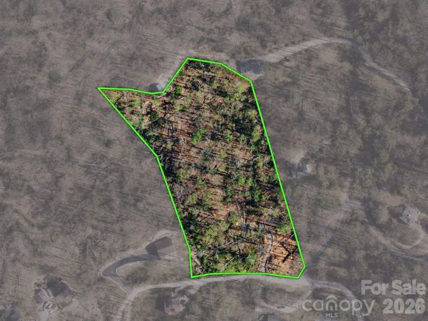 6 Pioneer Lane , Hendersonville, NC 28792