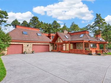 4 Valley View Drive , Orchard Park, NY 14127