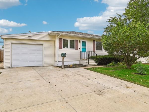 269 Peace Avenue NW, Cedar Rapids, IA 52405
