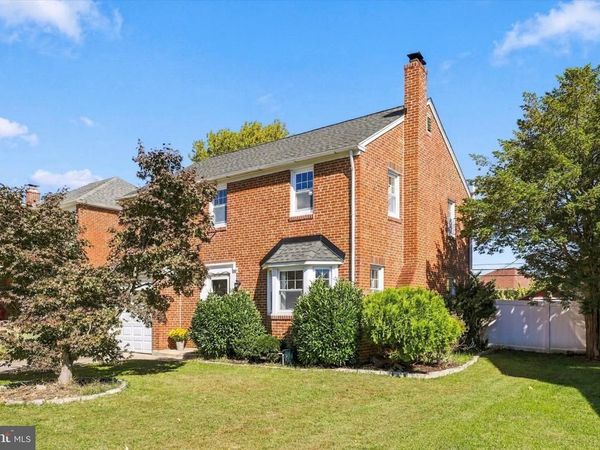 8427 PEMBROOK ROAD, PHILADELPHIA, PA 19128