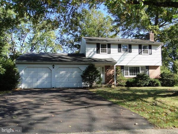 325 10TH. STREET S , QUAKERTOWN, PA 18951