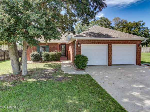 13707 Dunvegan Drive, Gulfport, MS 39503