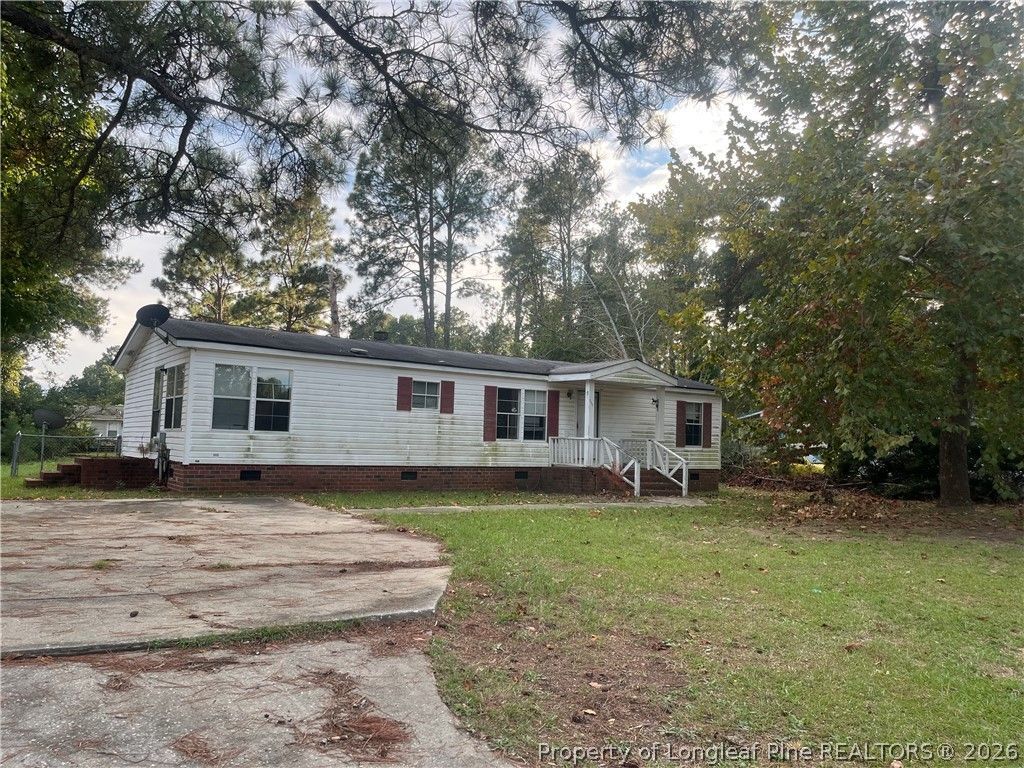 417 Dunrobin Drive, Raeford, NC 28376 Main Photo