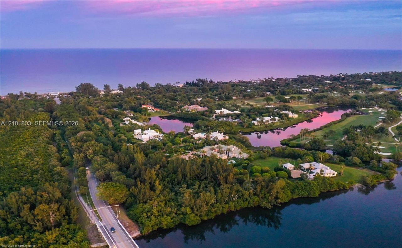 4 Bon Aire Desire Ave , Jupiter Island, FL 33455 Photo