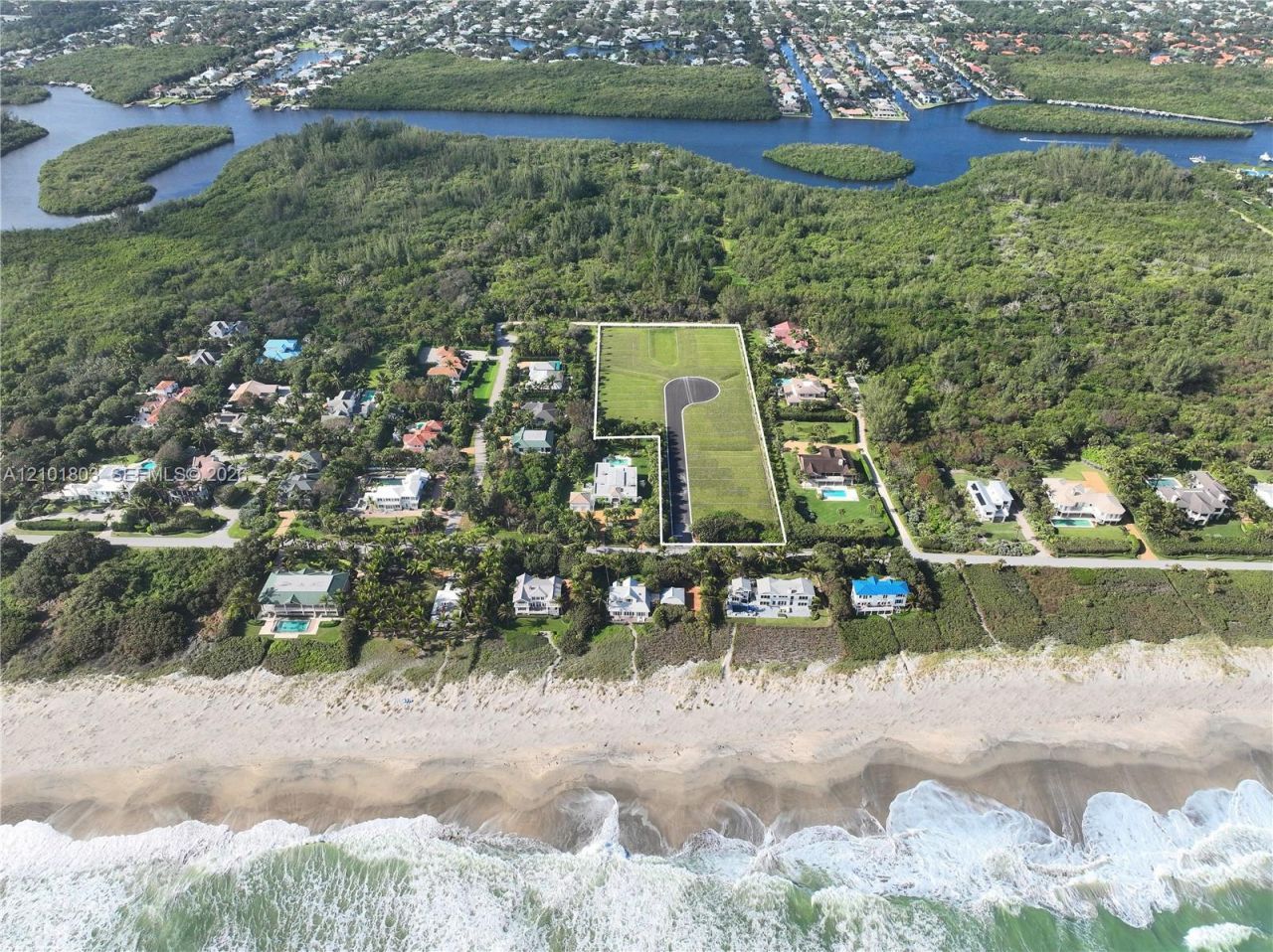 4 Bon Aire Desire Ave , Jupiter Island, FL 33455 Photo