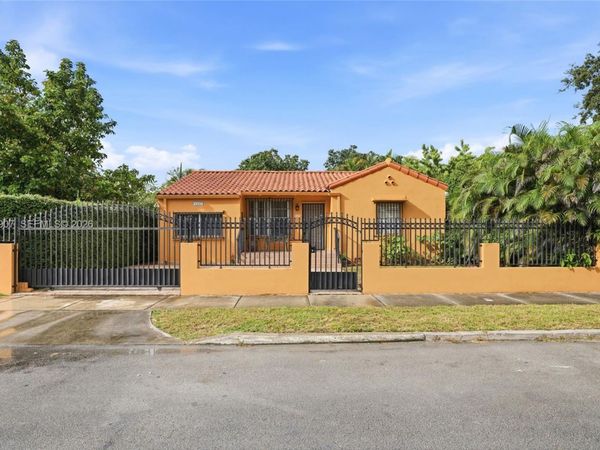 2347 SW 18th St , Miami, FL 33145