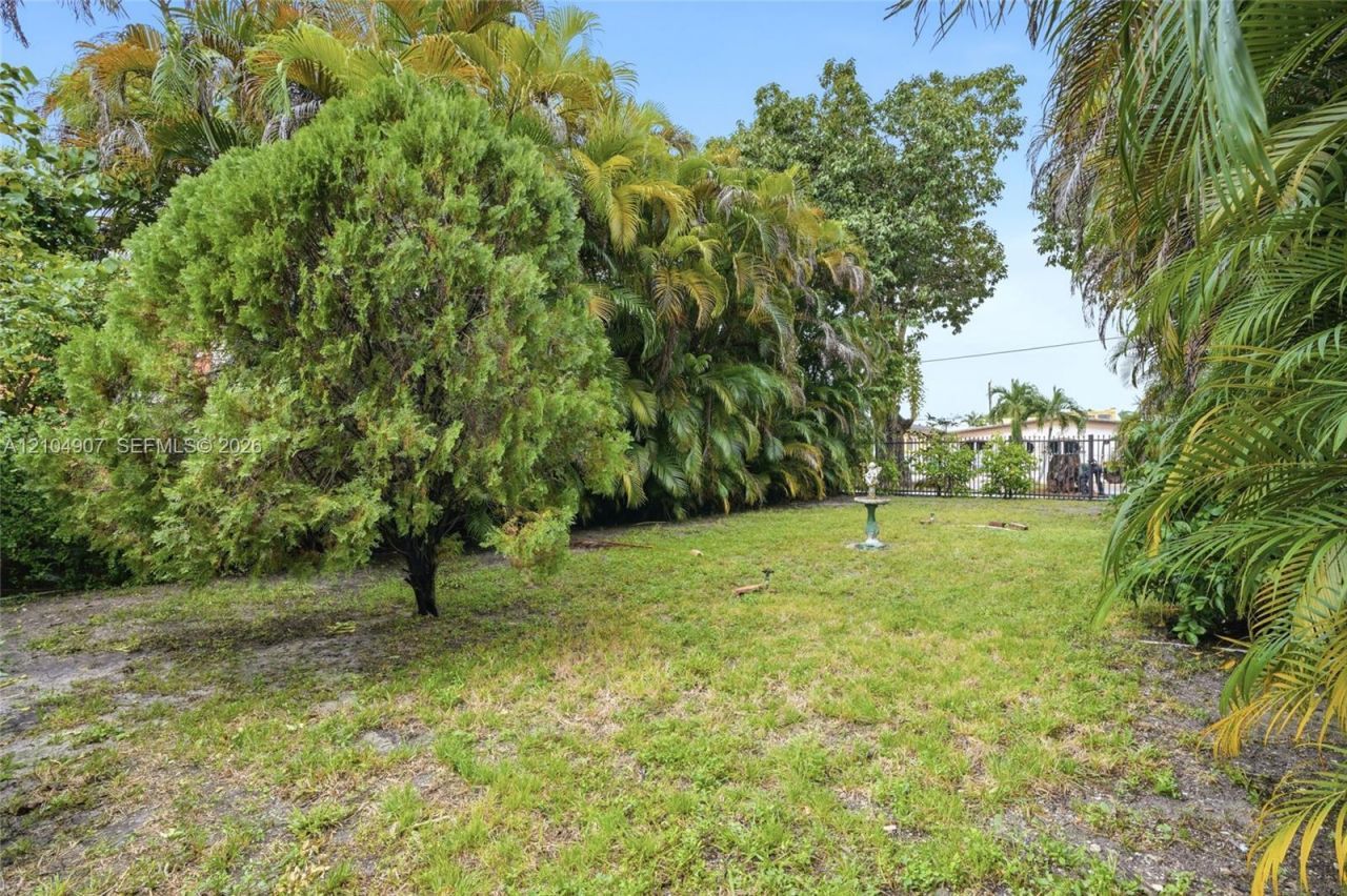 2347 SW 18th St , Miami, FL 33145 Photo