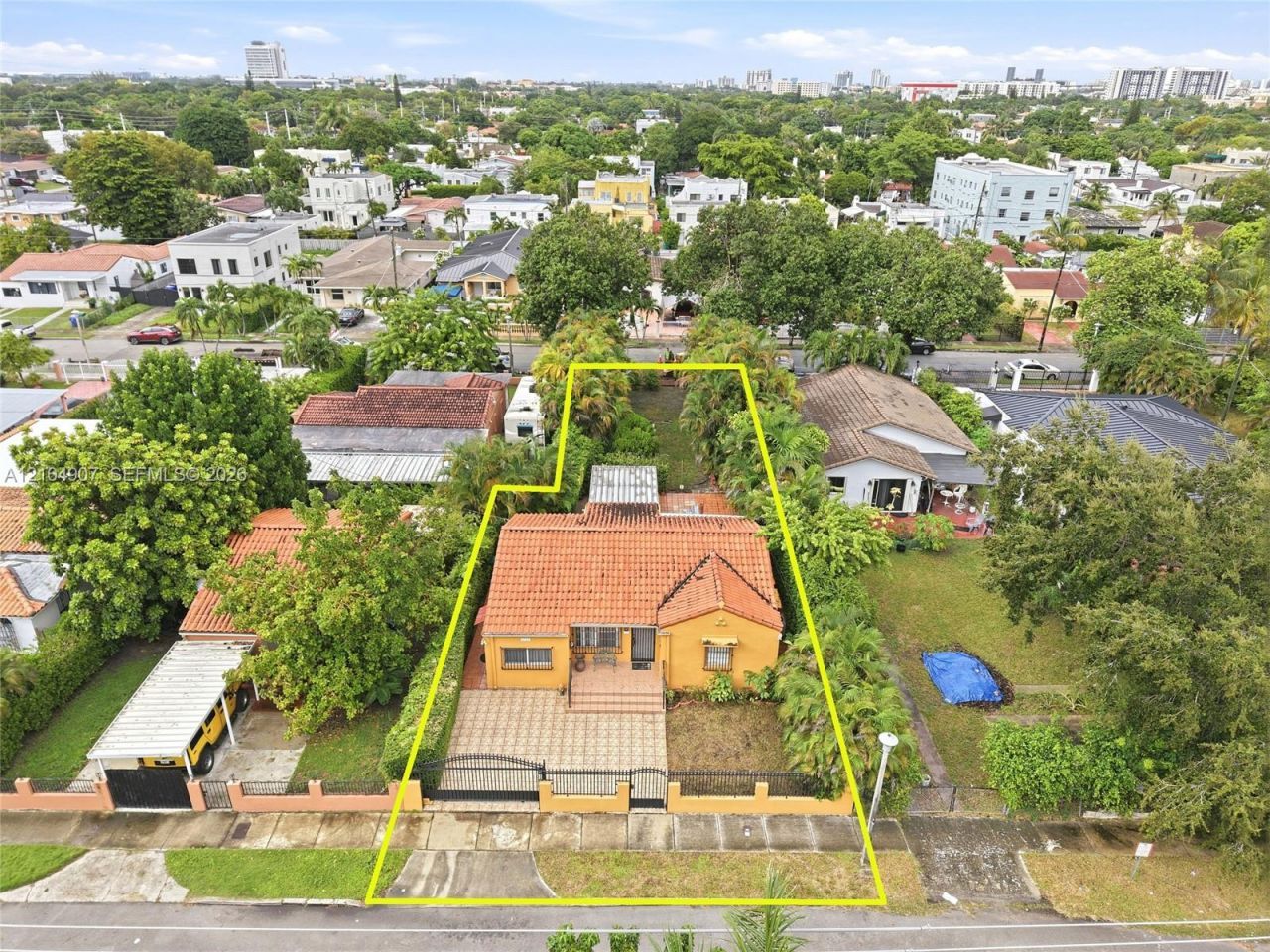 2347 SW 18th St , Miami, FL 33145 Photo