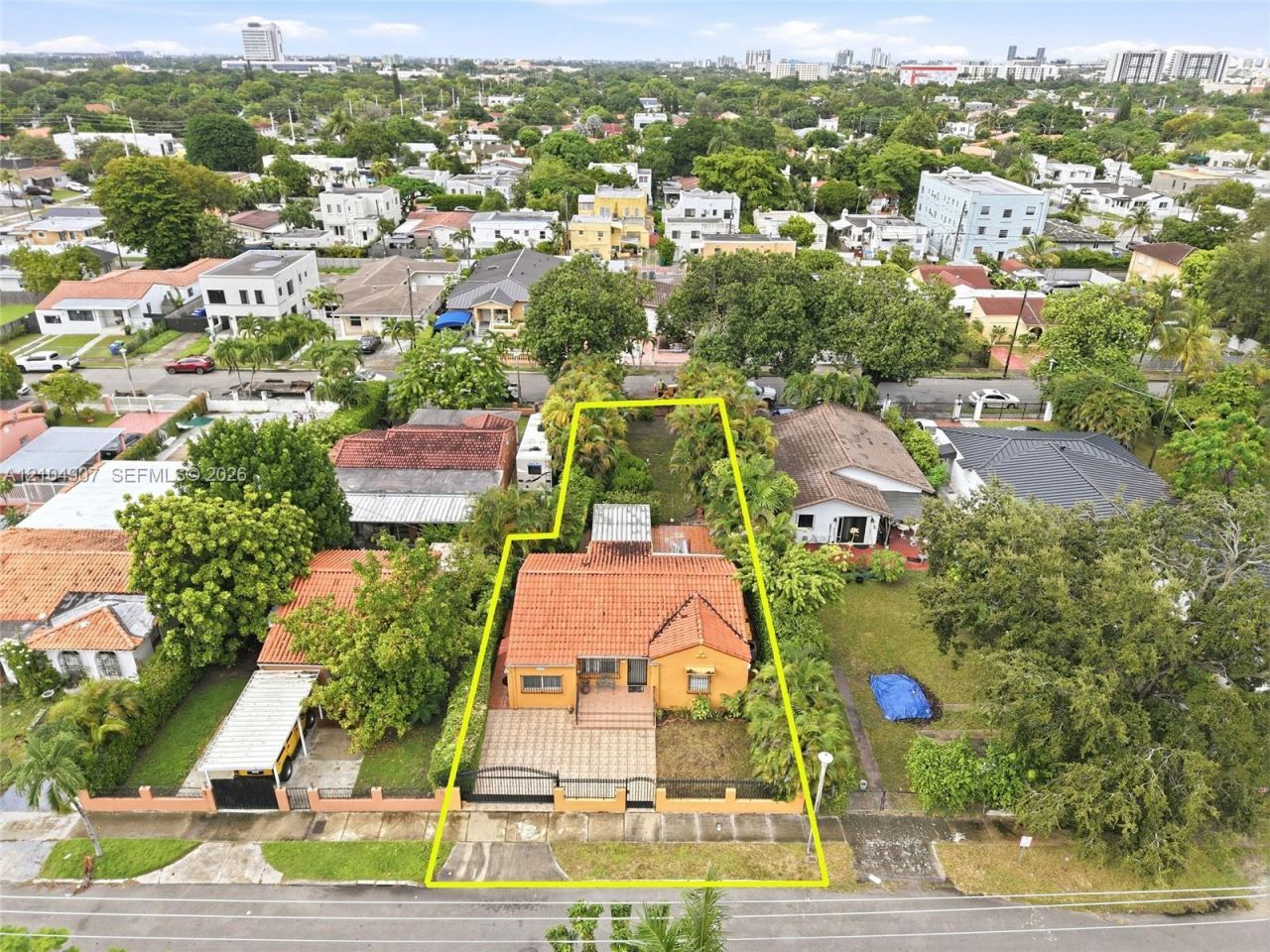 2347 SW 18th St , Miami, FL 33145 Photo