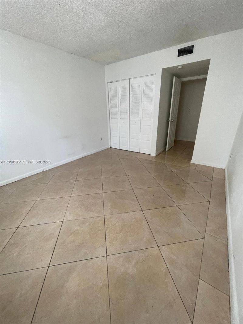494 NW 165th St Rd , Unit C-105, Miami, FL 33169 Photo