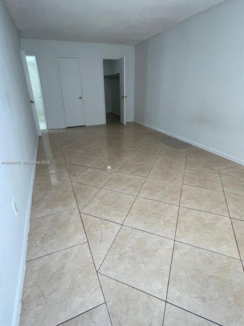494 NW 165th St Rd , Unit C-105, Miami, FL 33169 Photo