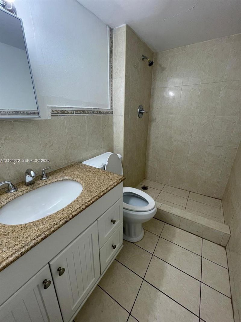 494 NW 165th St Rd , Unit C-105, Miami, FL 33169 Photo