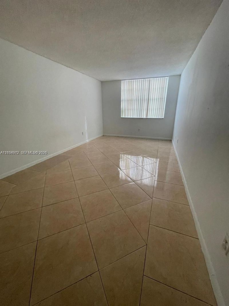 494 NW 165th St Rd , Unit C-105, Miami, FL 33169 Photo