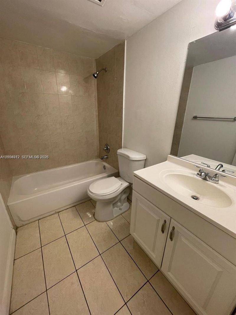 494 NW 165th St Rd , Unit C-105, Miami, FL 33169 Photo
