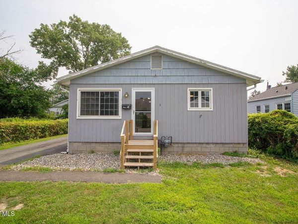 8 Park Avenue, Latham, NY 12110