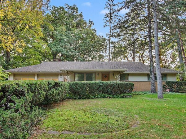 560 Lodge Lane, Kalamazoo, MI 49009