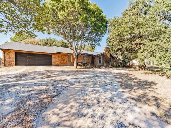 745 Winn Road, Bowie, TX 76230