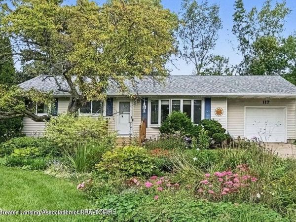 117 Woodhaven Drive, Lansing, MI 48917