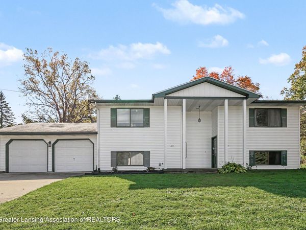 102 E Dill Drive, DeWitt, MI 48820