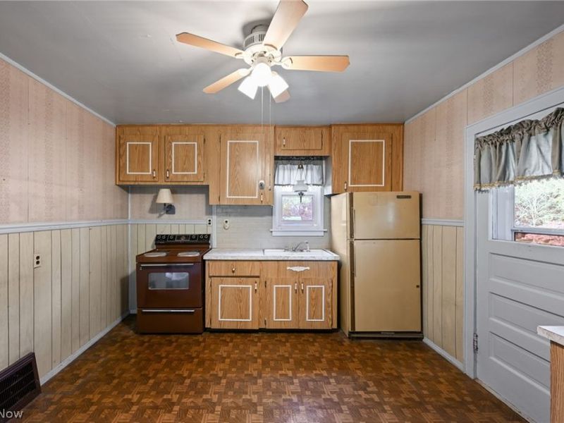 5241 Crestlawn Drive SE, East Canton, OH 44730 Photo 11