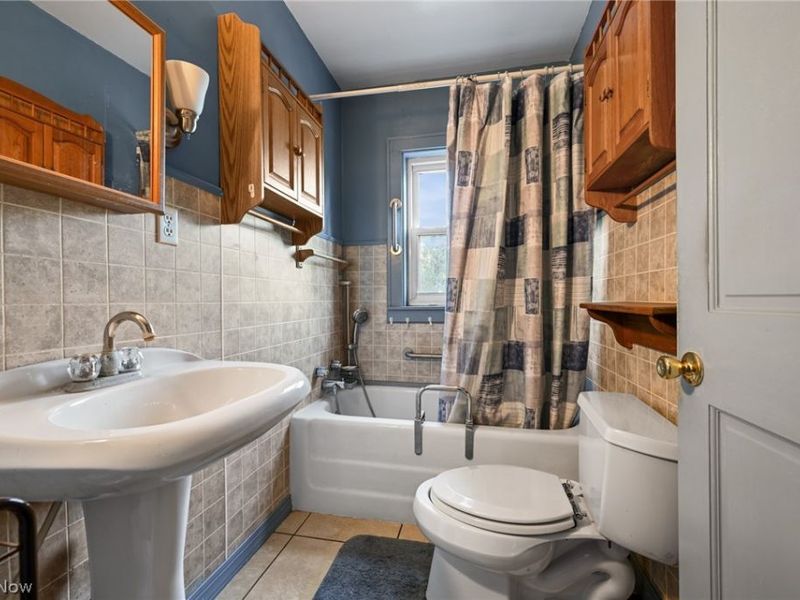 5241 Crestlawn Drive SE, East Canton, OH 44730 Photo 15