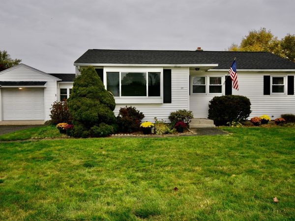 64 Poplar St, Chicopee, MA 01013