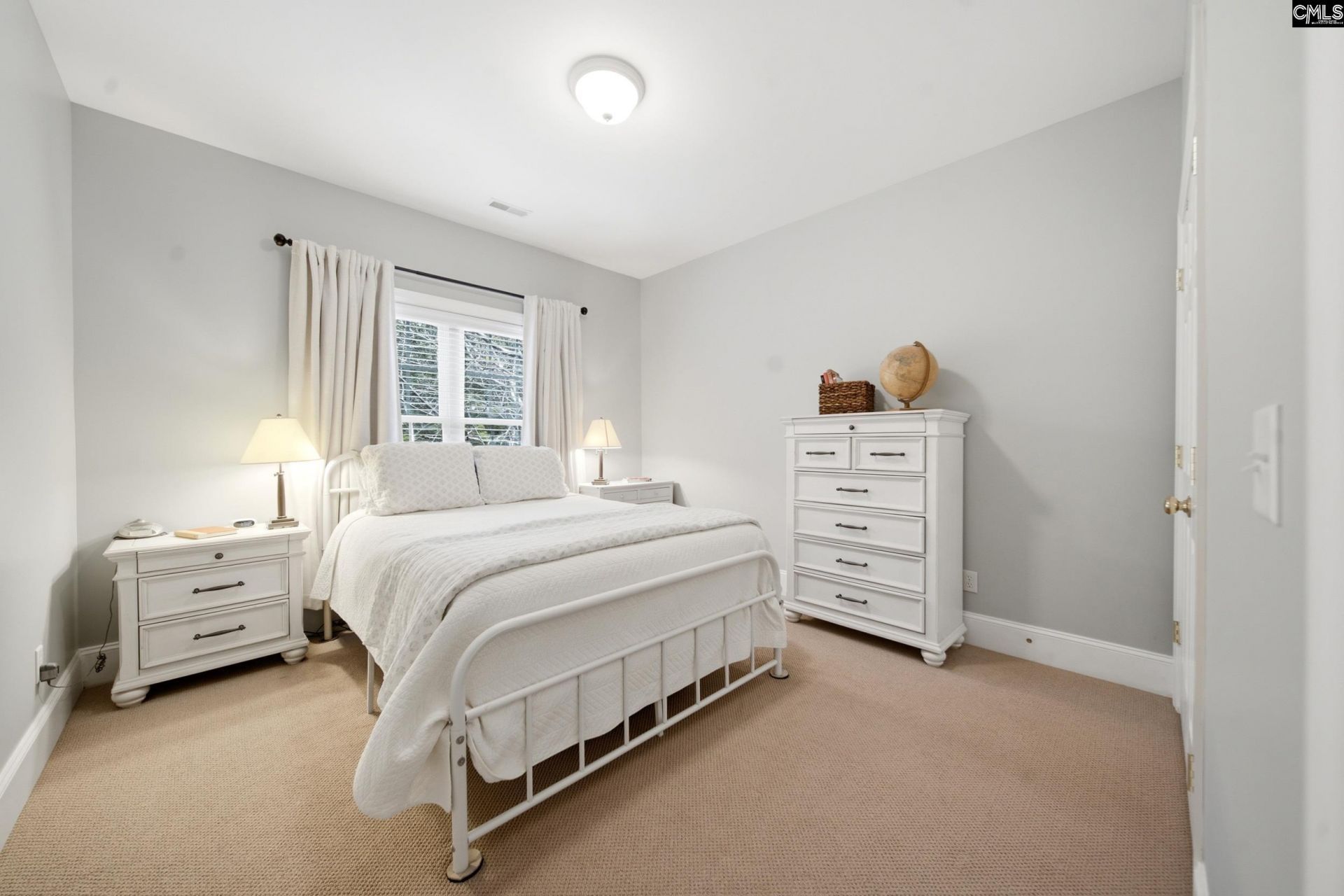 320 Chelmsford Way  Photo 11