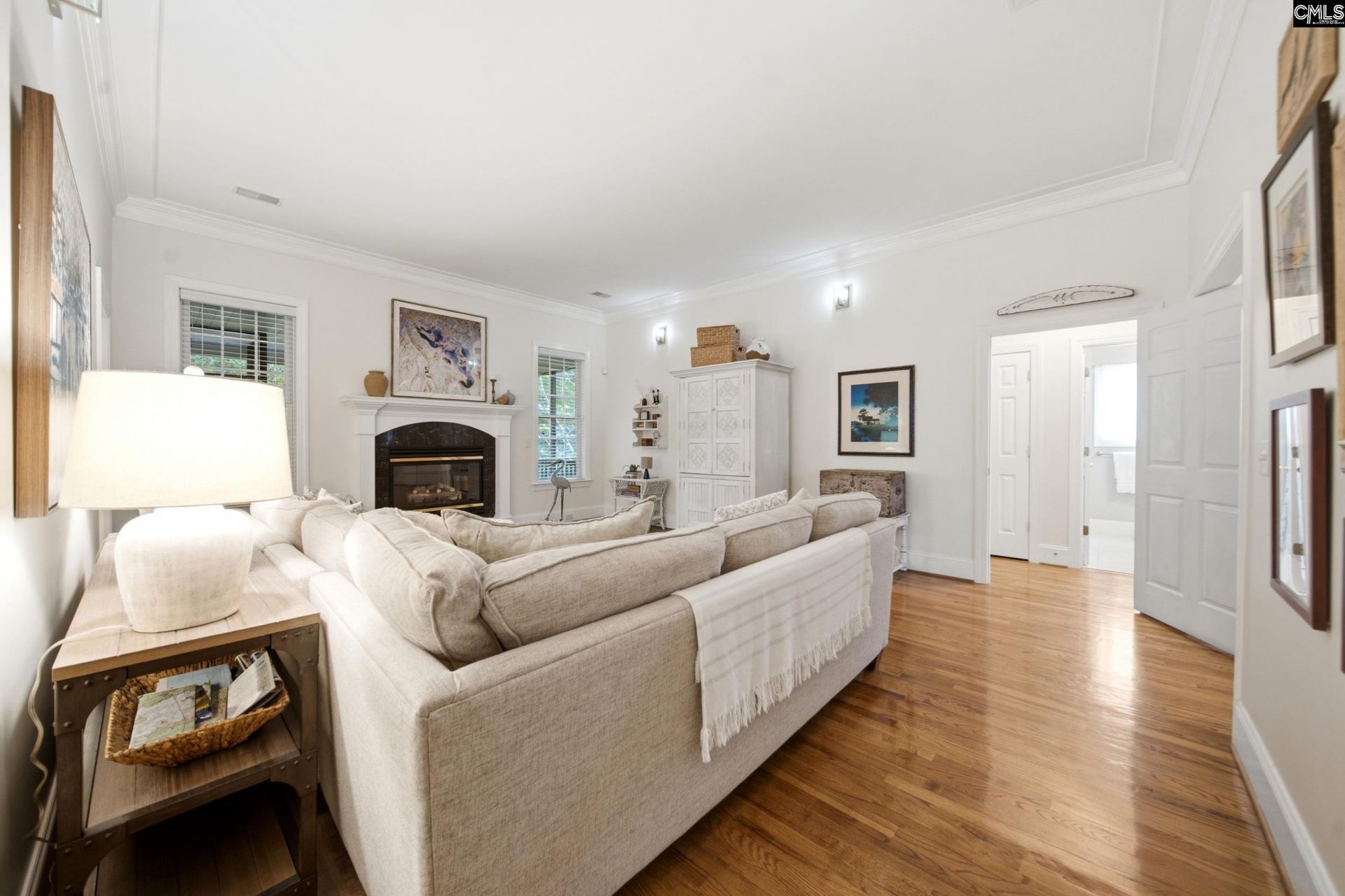 320 Chelmsford Way  Photo 14