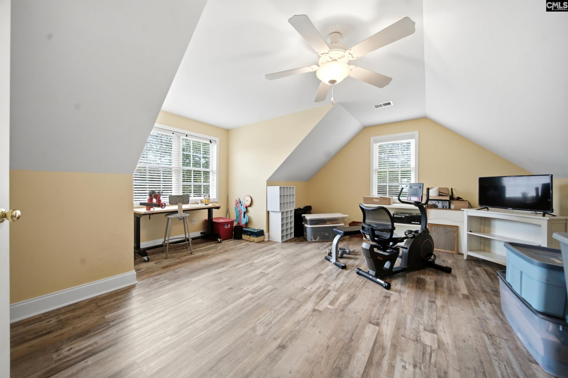 320 Chelmsford Way Photo 29