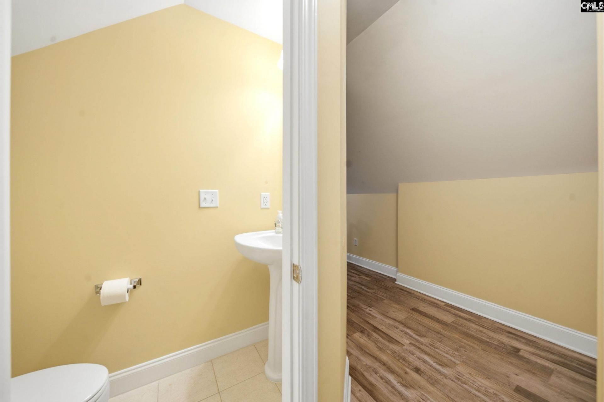 320 Chelmsford Way Photo 30