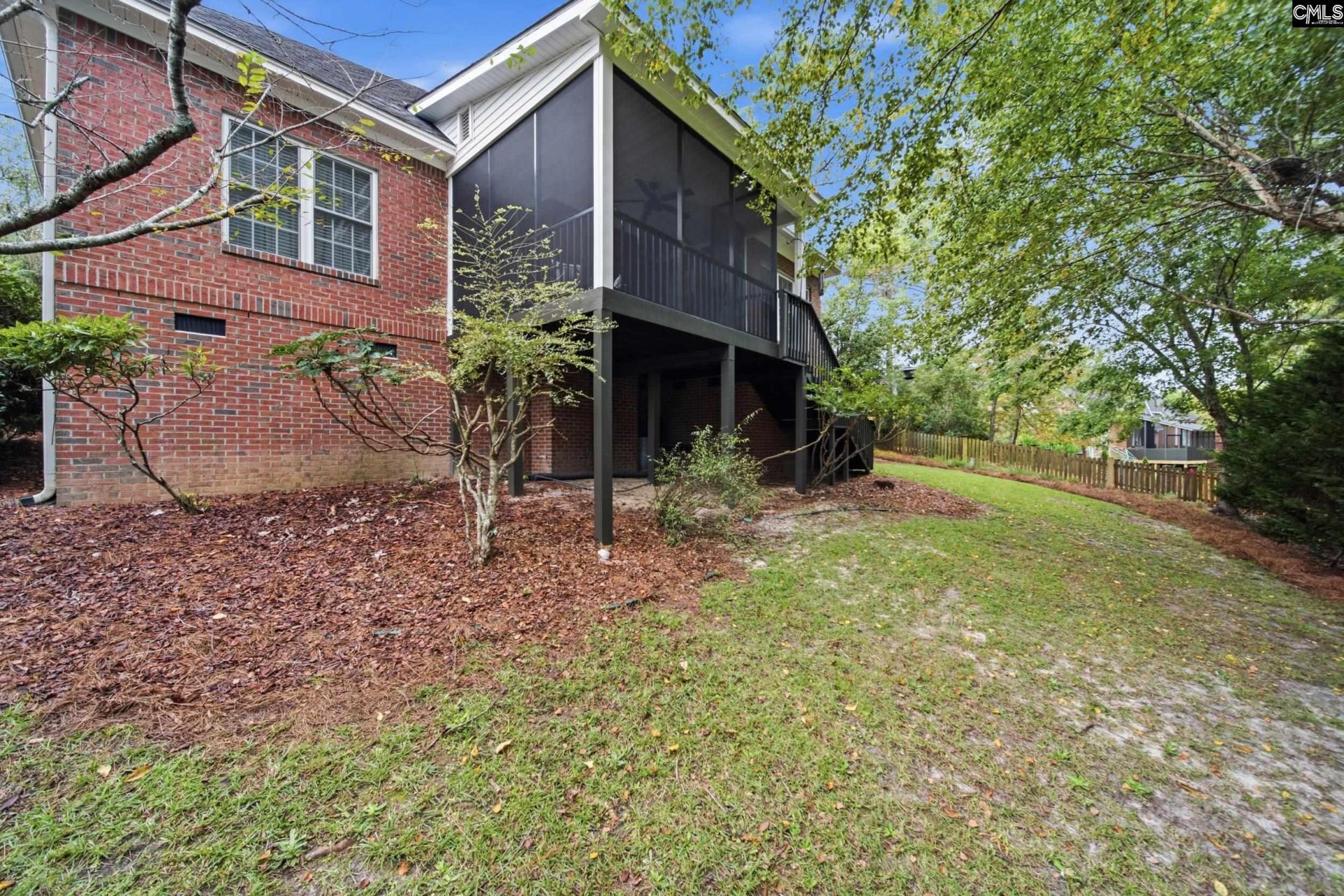 320 Chelmsford Way Photo 32